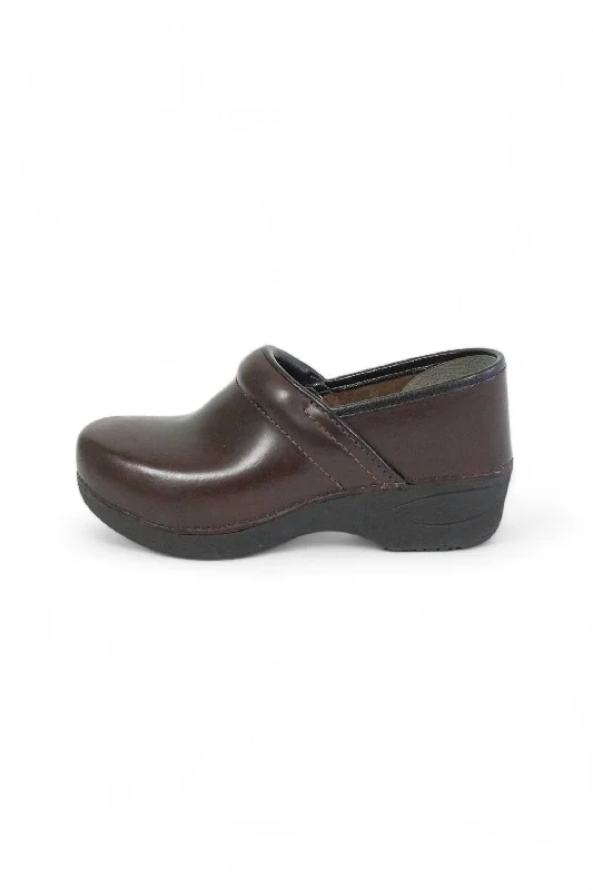 Women's Xp 2.0 Clog Shoes In Brown Pull Up